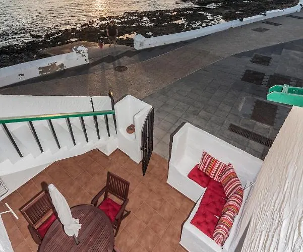 Luxury Beach Ocean Views Apartmán